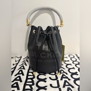 NWT Marc Jacobs THE LEATHER BUCKET BAG- black